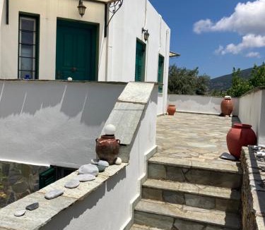 Andros Apartment | AGKYRA Rooms (Love)