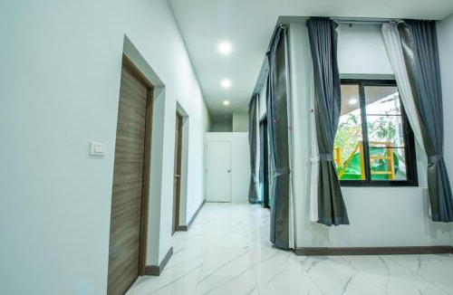 Bang Sare Villa | Airport Pool Villa บางเสร่