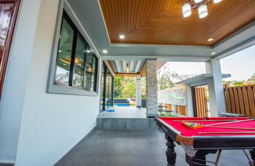 Bang Sare Villa | Airport Pool Villa บางเสร่
