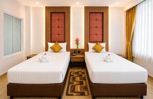 North Pattaya Hotel | Aiyara Palace