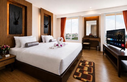 North Pattaya Hotel | Aiyara Palace
