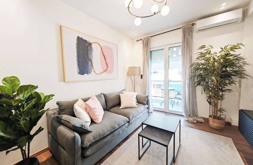 Omonia Apartment | Ako25 - Cozy 1BR Apt with Balcony in Metaxourgeio
