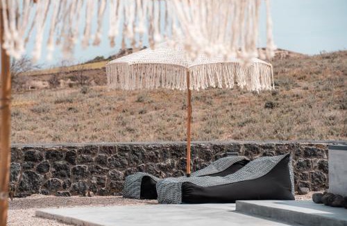 Kamari Hotel | AKRI Suites Vourvoulos