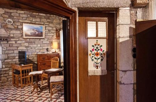 Figaleia House | Alexana - Traditional House