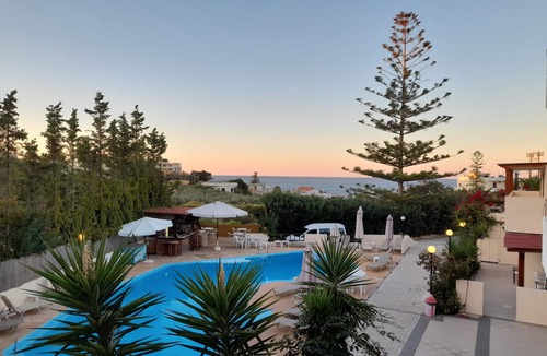 Kato Galatas Hotel | Alexandros Studios