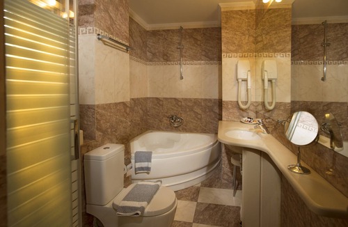 Chalcis Hotel | Almira Mare