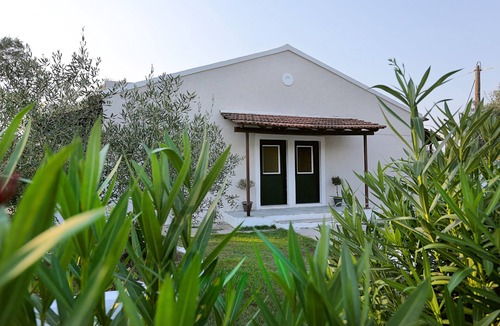 Molos Apartment | Alykes family resort