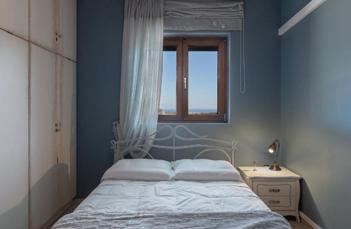 Aigialeia House | Amara Haven