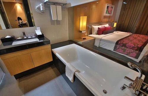 Racha Thewa Hotel | Amaranth Suvarnabhumi Hotel - Free Suvarnabhumi Airport Shuttle