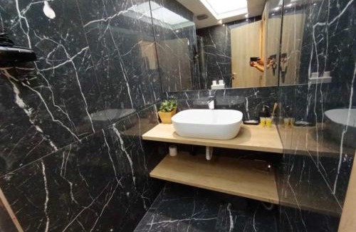 Psirri Apartment | Amazing apt in Athens close to Metro Station