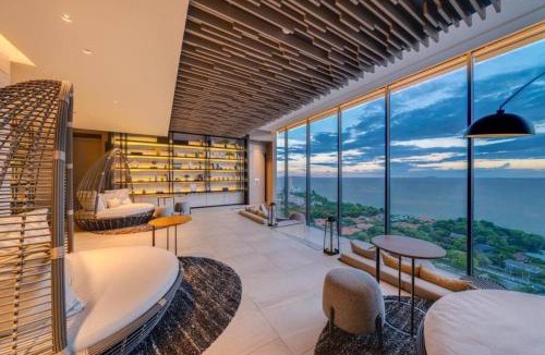 Pratumnak Hill Apartment | Amazing Large Studio with Sea view Near Beach