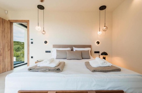 Nea Peramos House | Ammosphere