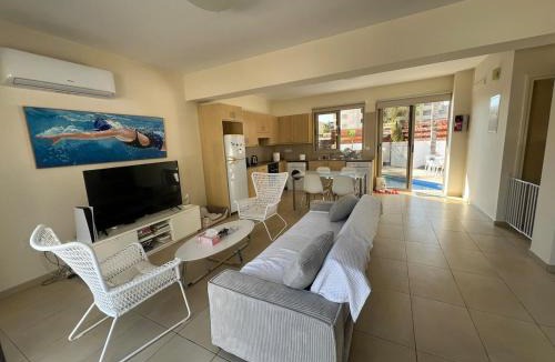 Pernera Villa | Amour Et Citrons