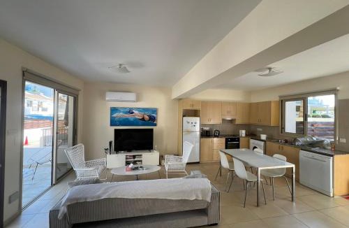 Pernera Villa | Amour Et Citrons