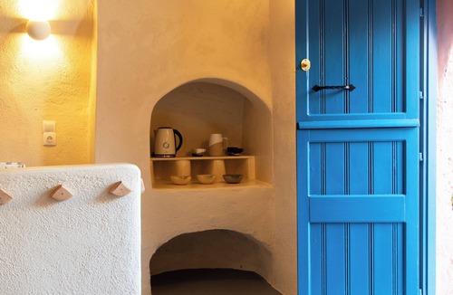 Finikia Villa | Amphora Villas Oia Santorini