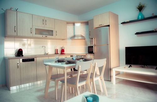 Neo Kalamaki Apartment | Andriana'. The emerald of the south.