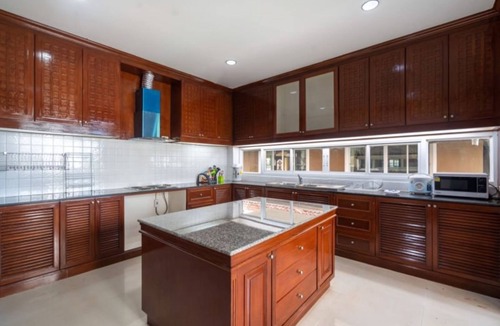 Ratsada Villa | Angel Pool Villa Phuket