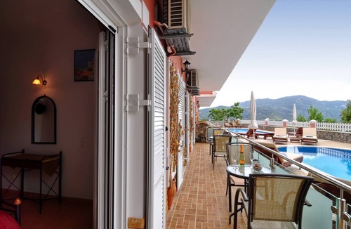 Agios Georgios Pagon Apartment | Angela Pool Apartment Agios Georgios
