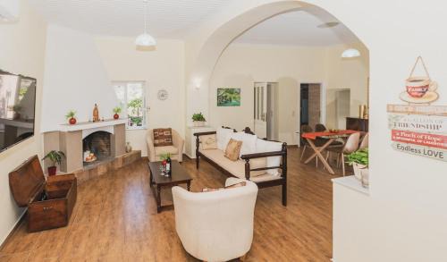Drapanos House | Angels’ Home- Modern & Comfy, Fully equipped 3BD
