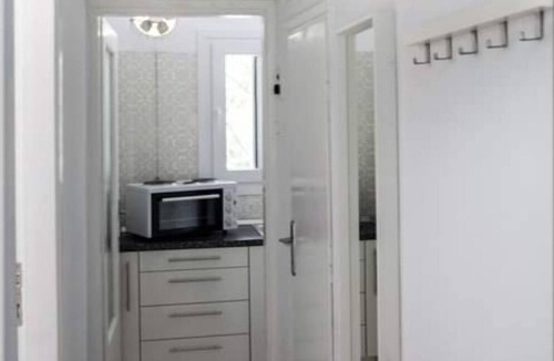 Agia Triada Apartment | Anni's cozy apartment 50m from the beach!