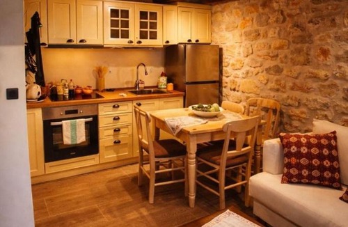 Trikolonoi Apartment | Antique Stone House in Stemnitsa