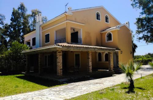 Molos House | Antonia Beachfront Villa