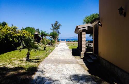 Molos House | Antonia Beachfront Villa