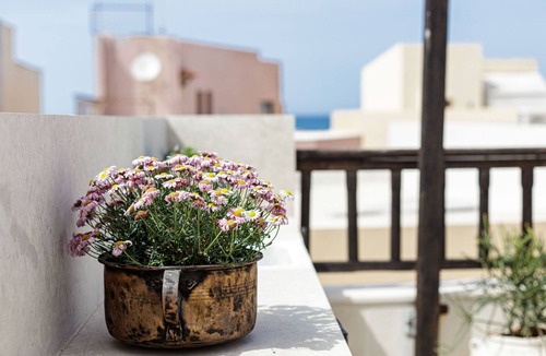 Old Town Rethymnon Apartment | Antonia's Red apartment deluxe with roof terrace - Old town view