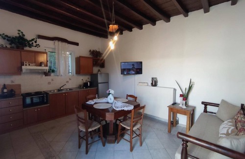 Exo Mouliana Apartment | Apartment 'Casa Mouliana' with Mountain View, Wi-Fi and Air Conditioning