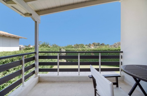 Agios Ioannis Apartment | Apartment 'Casa Smaragdi A' with Sea View, Wi-Fi and Air Conditioning