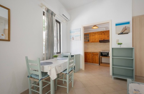 Myrtos Apartment | Apartment 'Classic Corner No 2' with Wi-Fi and Air Conditioning