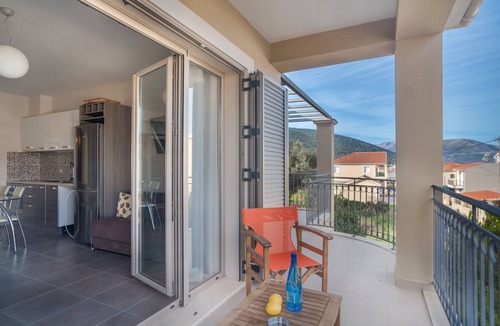 Karavomylos Apartment | Apartment 'D' Angelo 3' with Balcony, Wi-Fi and Air Conditioning