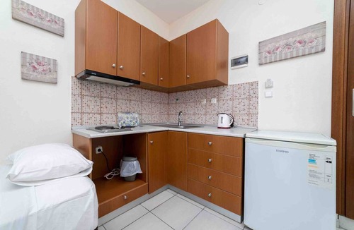 Koinira Apartment | Apartment 'Green Bay House Thassos' with Wi-Fi and Air Conditioning