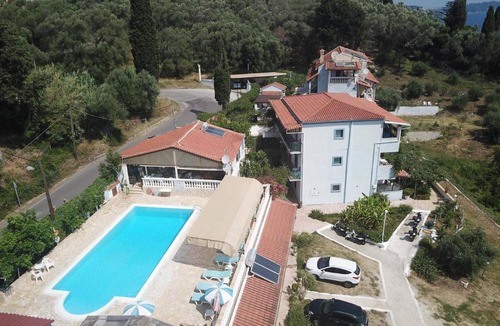 Dafnata Apartment | Apartment in Mpenitses with shared pool