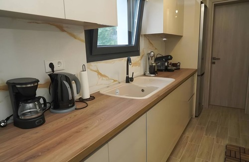 Dio-Olympos Apartment | Apartment 'Mareli Litochoro Luxury' with Mountain View, Wi-Fi and Air Conditioning