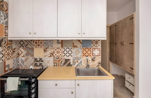 Kefalos Apartment | Apartment 'No 2' with Sea View, Wi-Fi and Air Conditioning
