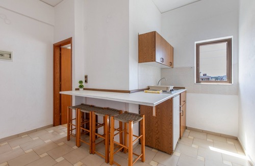 Agia Marina Apartment | Apartment 'Popi 2-Bedroom' with Mountain View, Wi-Fi and Air Conditioning