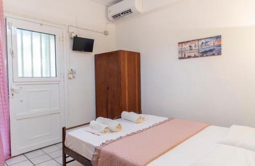 Kamena Vourla Apartment | Apartment's Theodoros