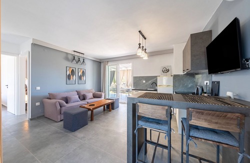 Molos Apartment | Apartment 'Starry Sky Luxury 6' with Shared Terrace, Wi-Fi and Air Conditioning