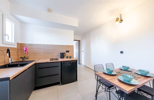 Kavos Apartment | Apartment 'Superior Aparment Type A' with Private Terrace, Wi-Fi and Air Conditioning