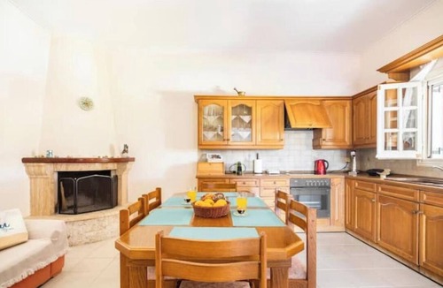 Petriti Apartment | Apartment 'Villa Dorita' with Sea View, Wi-Fi and Air Conditioning