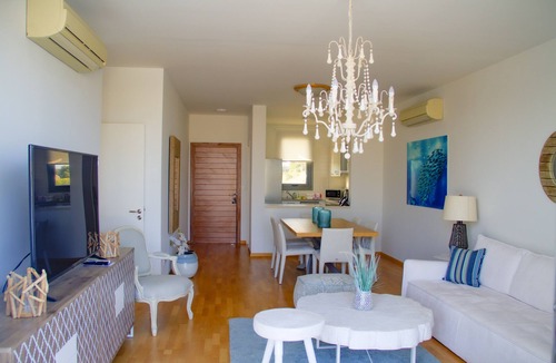 Mazotos Apartment | Apartment with Balcony