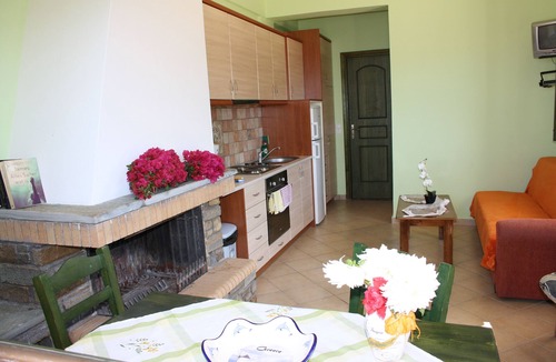 Armenistis Apartment | Apartment with large terrace