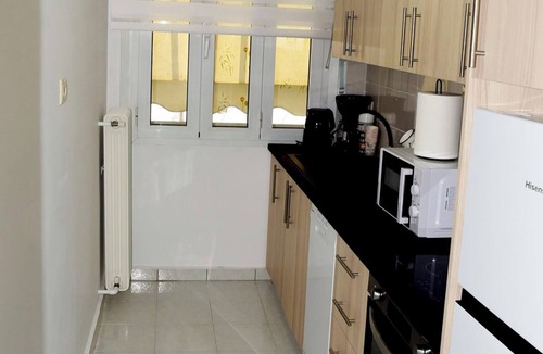 Petralona Apartment | Apartment with Stunning Views - Sleeps 3 & Parking