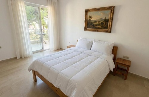 Kineta Apartment | Apartments in Kineta, Greece