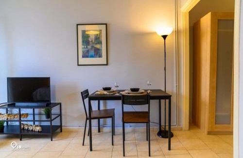 Aigaleo Apartment | Aphrodite - Cozy & Bright Studio in Egaleo-Athens