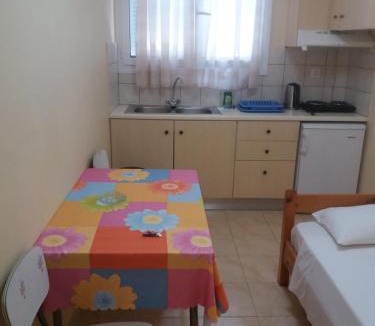 Perama Apartment | Apostolos & Eleni Family Apartments
