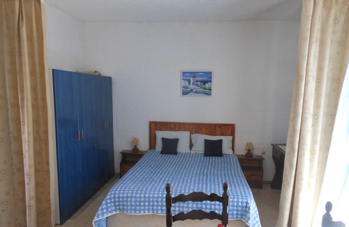 Agia Marina Apartment | Appartementhaus Renate in Agia Marina, 40m² Appartements mit Balkon und Garten