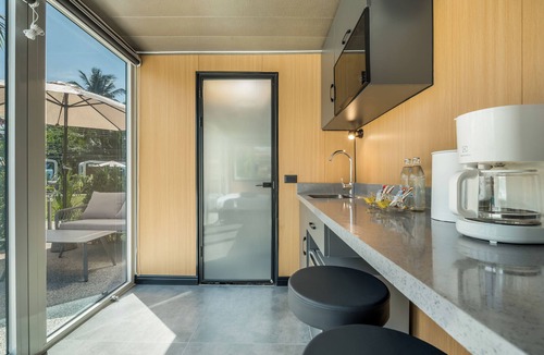 Cherngtalay Cabin | Apple House Phuket 1-BR Prime Choeng Thale Location Central & Convenient