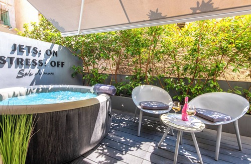 Piraeus Apartment | Aqua Bliss Piraeus - Private Jacuzzi & Luxury Stay